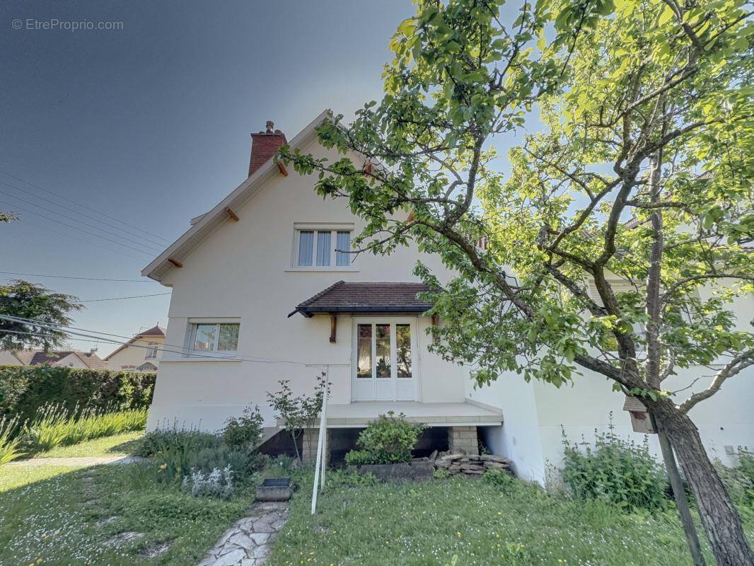 Maison à CHENOVE