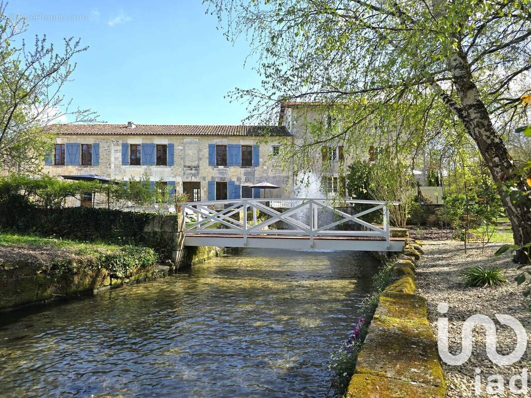 Photo 1 - Maison à BOURG-CHARENTE