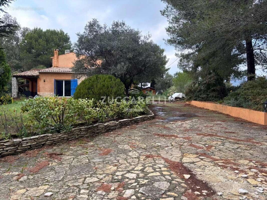 Maison à COLOMARS
