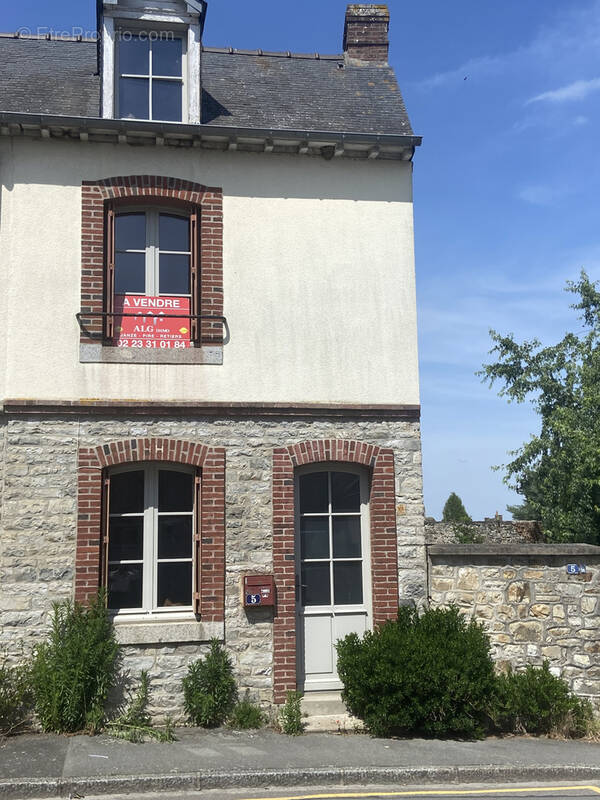 Maison à JANZE