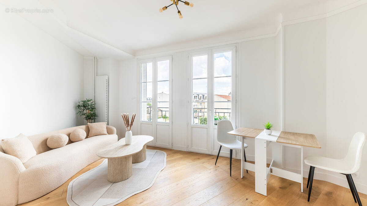 Appartement à COURBEVOIE