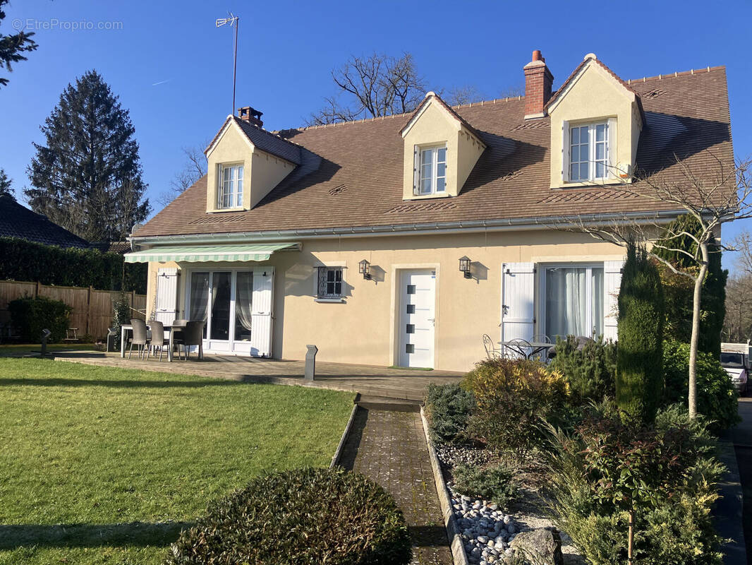 Photo 1 - Maison à MONTCOURT-FROMONVILLE