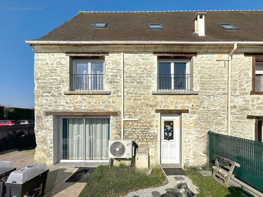 Maison à SAINT-CLAIR-SUR-EPTE