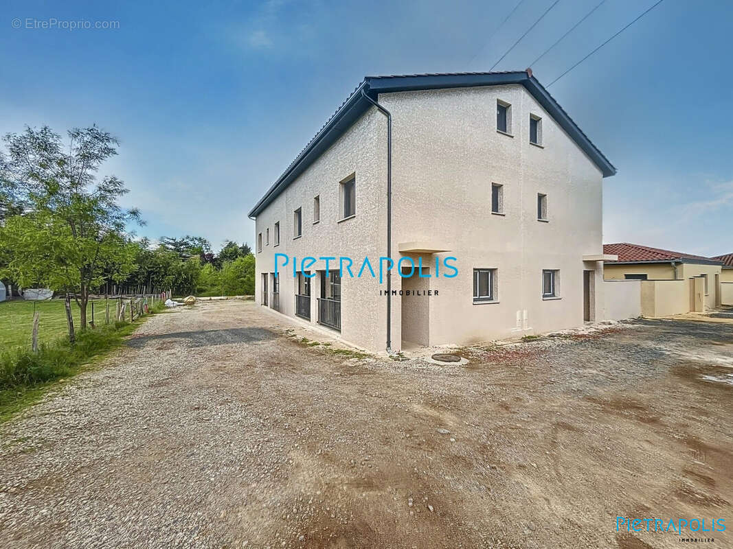 Appartement à LUCENAY
