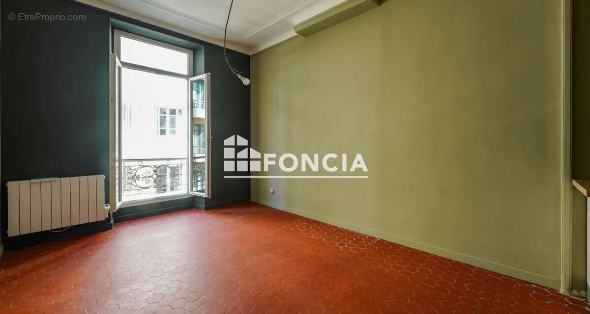 Appartement à MARSEILLE-1E