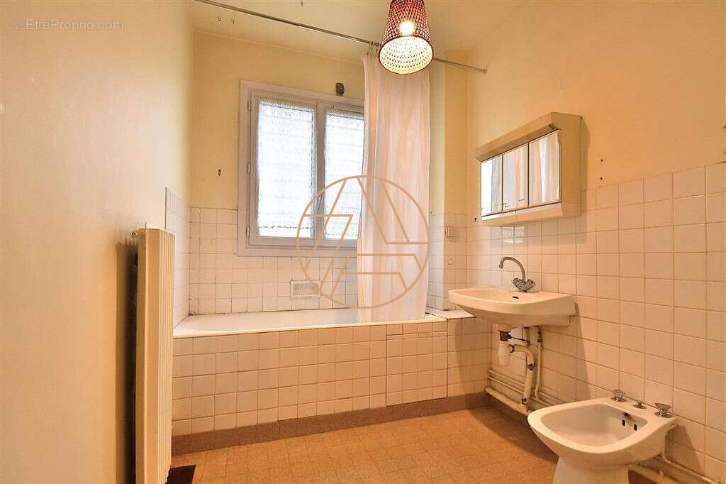 Appartement à SAINT-MAUR-DES-FOSSES