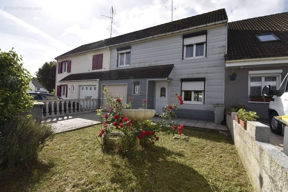 Maison à NEUVILLE-SAINT-REMY