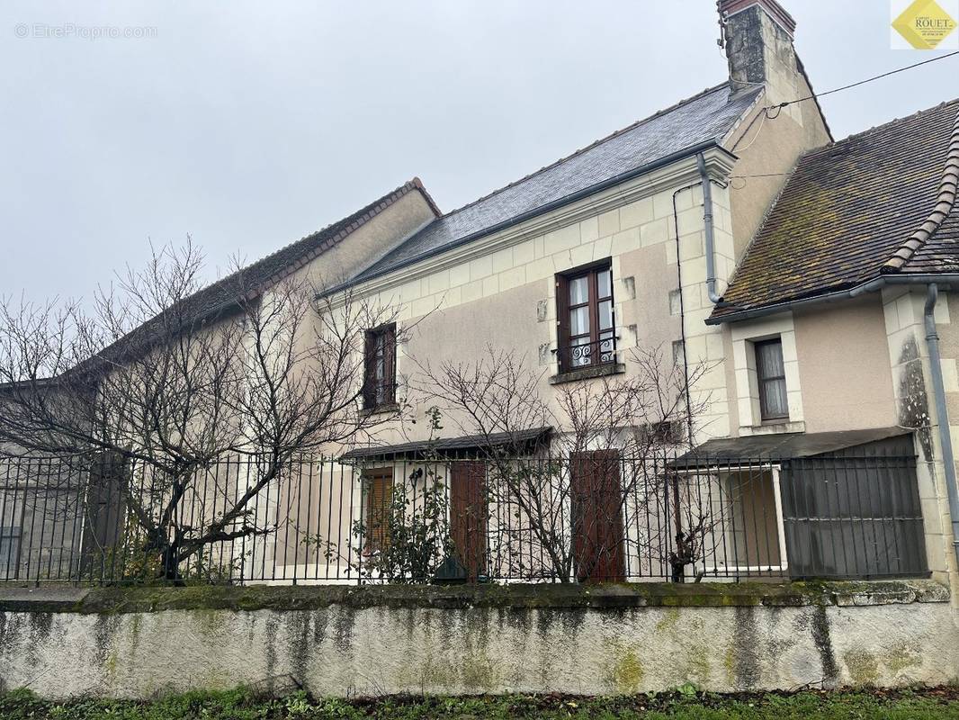 Maison à COUSSAY-LES-BOIS