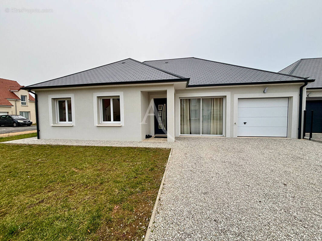 Maison à CONTRES