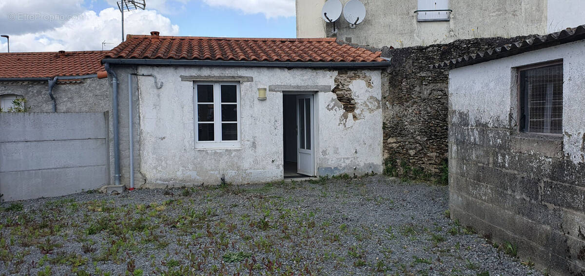 Maison à FROIDFOND