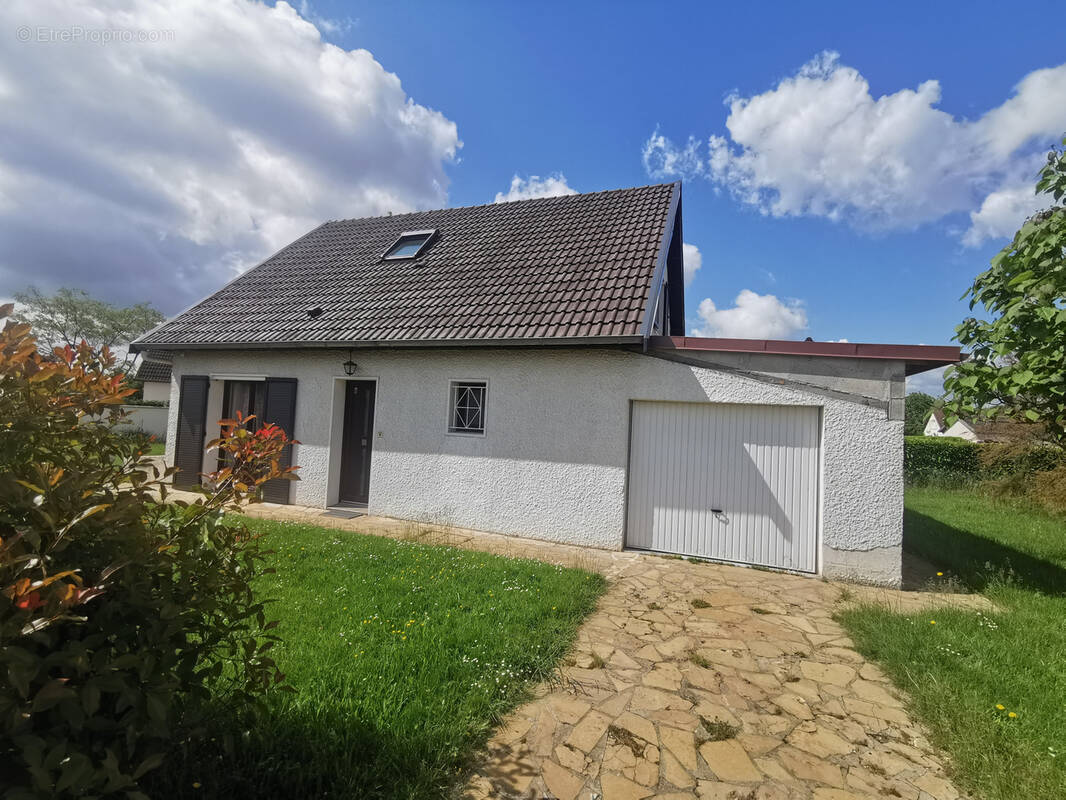 Maison à MABLY