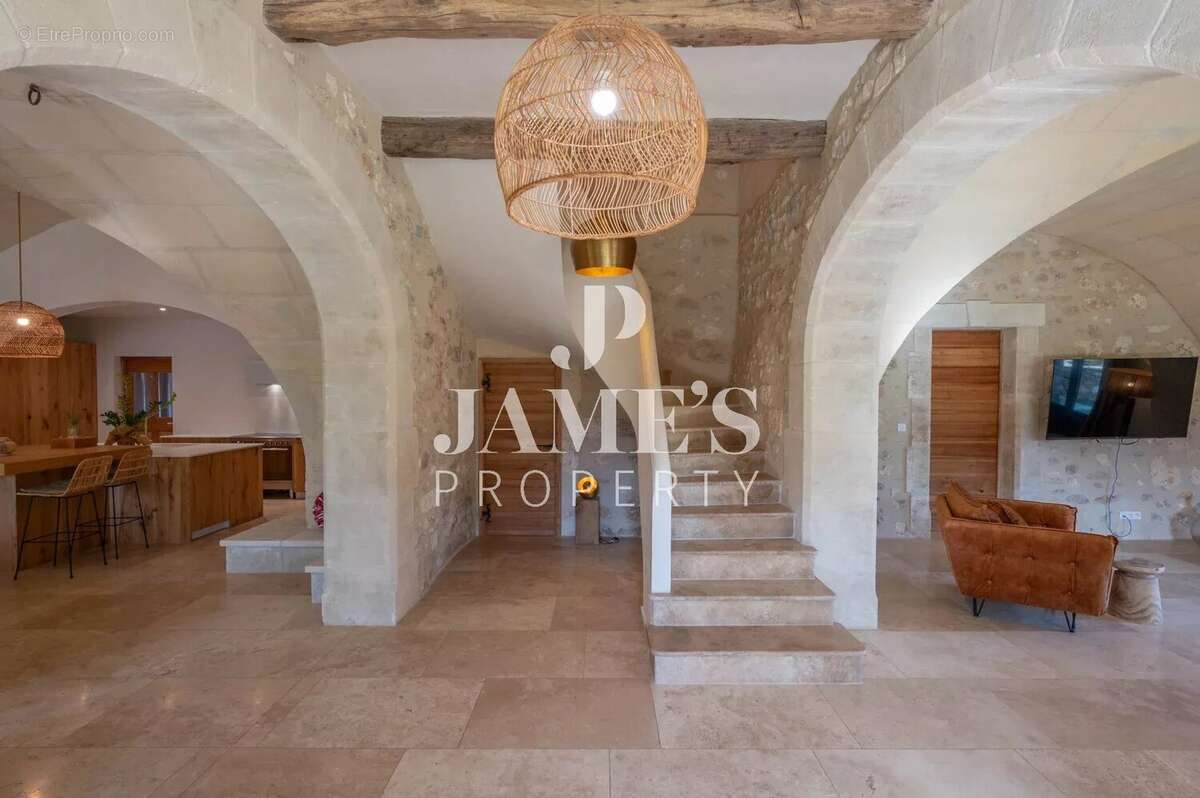 Maison à MAUSSANE-LES-ALPILLES