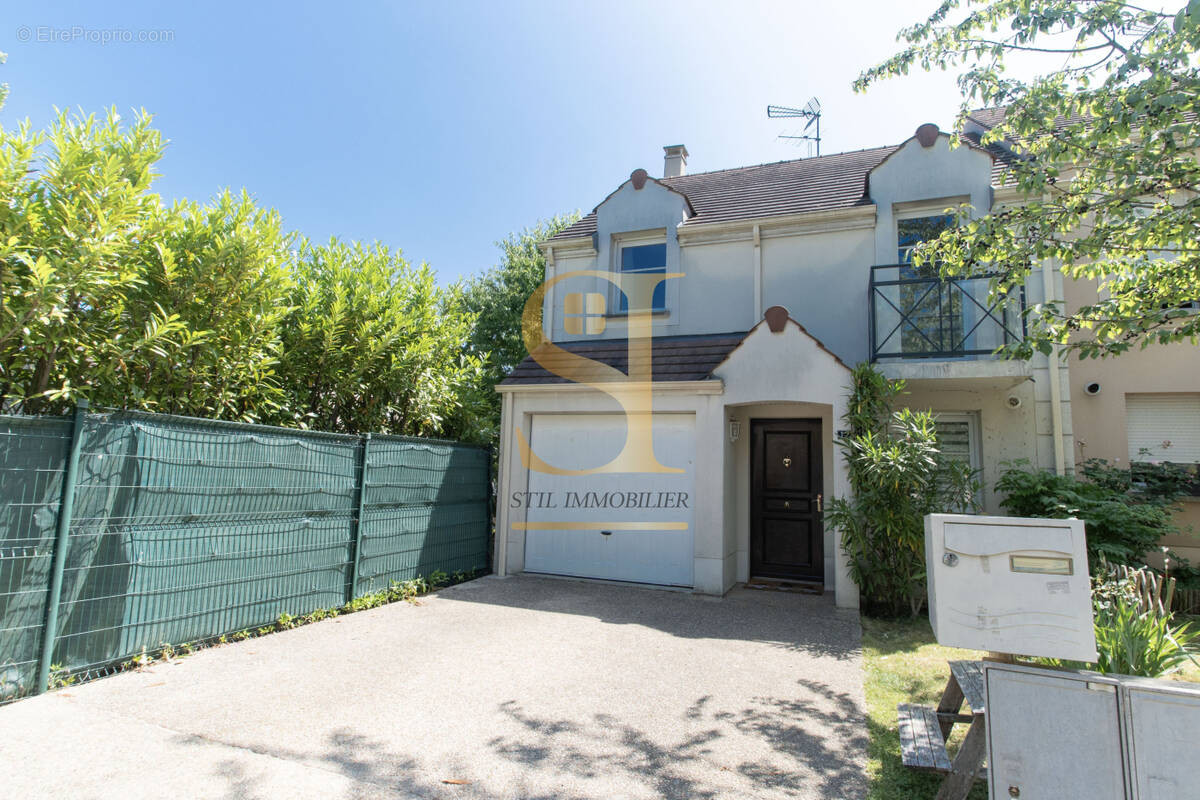 Maison à VIGNEUX-SUR-SEINE