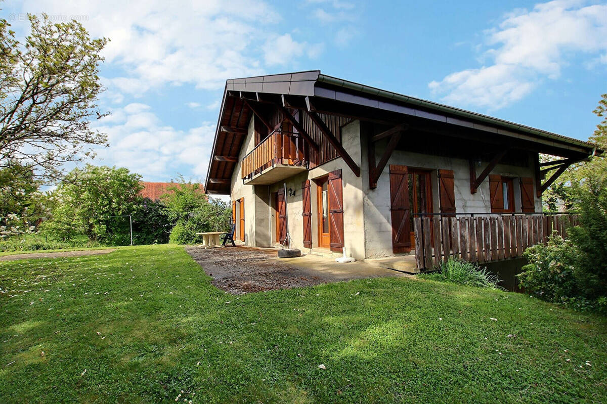Maison à CORNIER