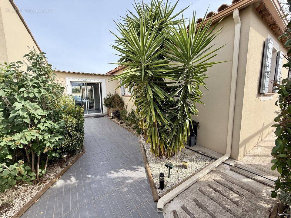 Fos-sur-Mer maison T6 à vendre - 4 chambres - terrain 592m2 - - Maison à FOS-SUR-MER