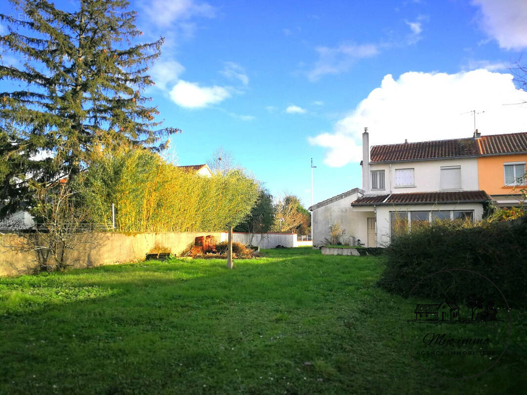 Maison à BOUGUENAIS