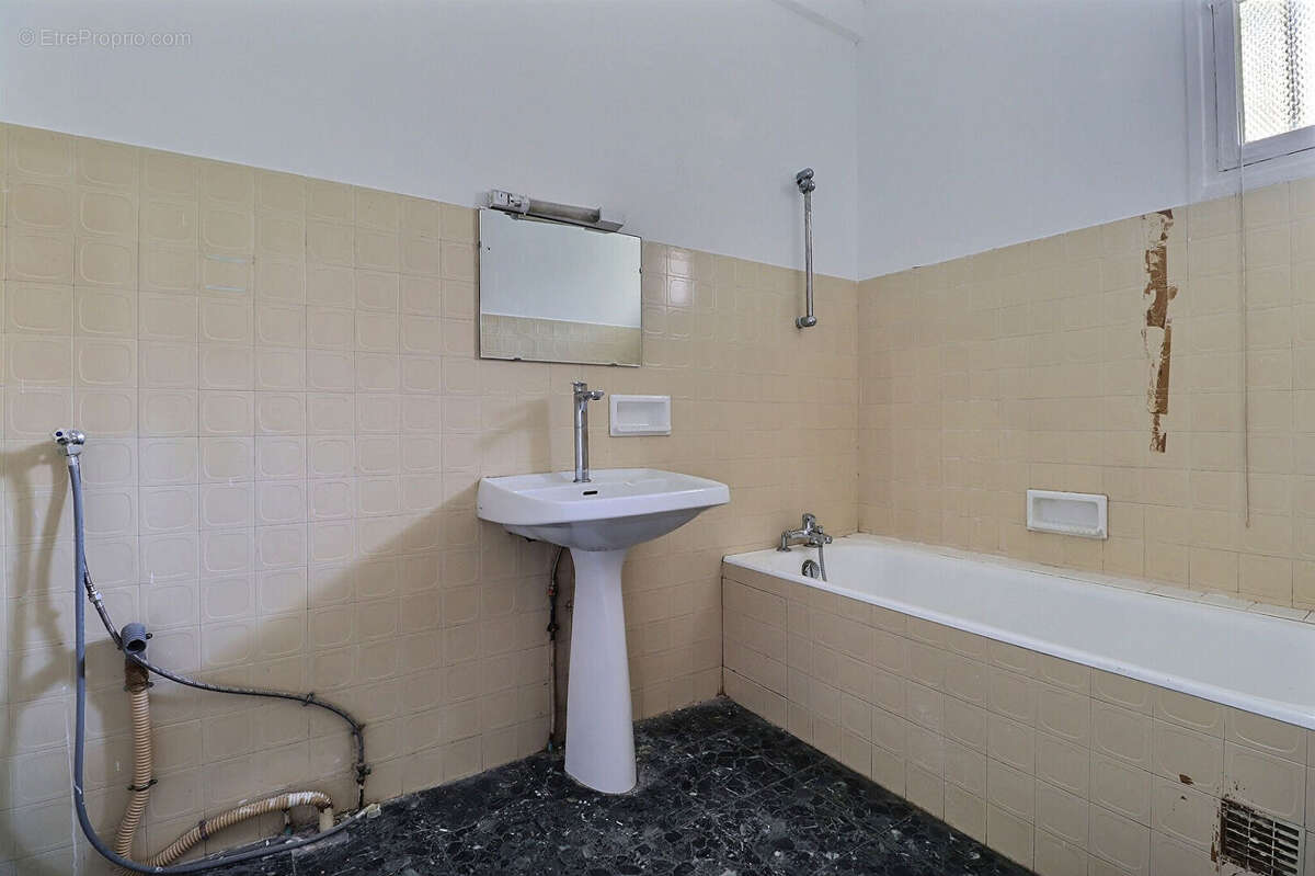 Appartement à AUBERVILLIERS
