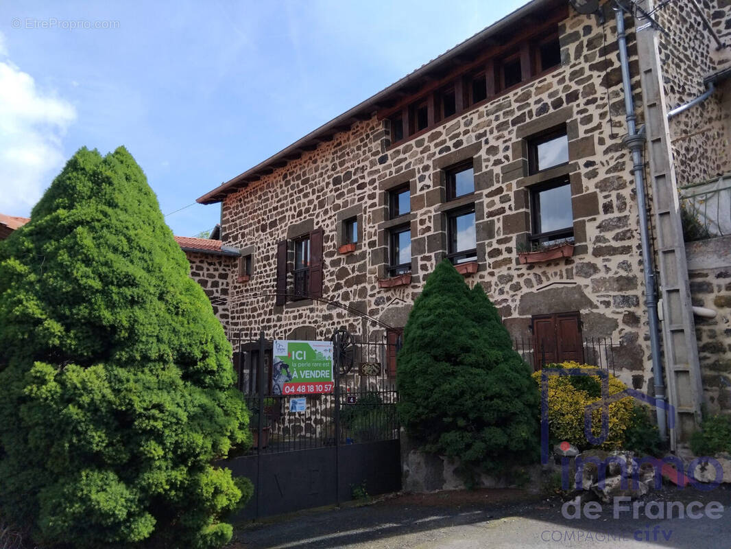 Maison à POLIGNAC