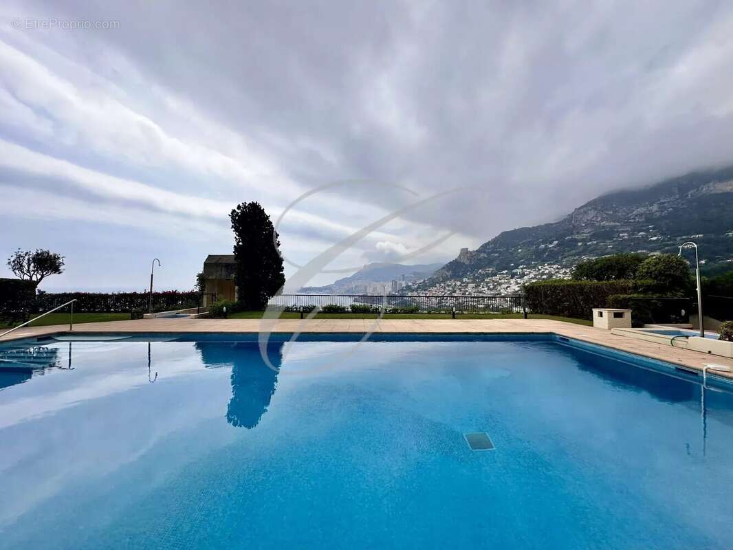 Appartement à ROQUEBRUNE-CAP-MARTIN
