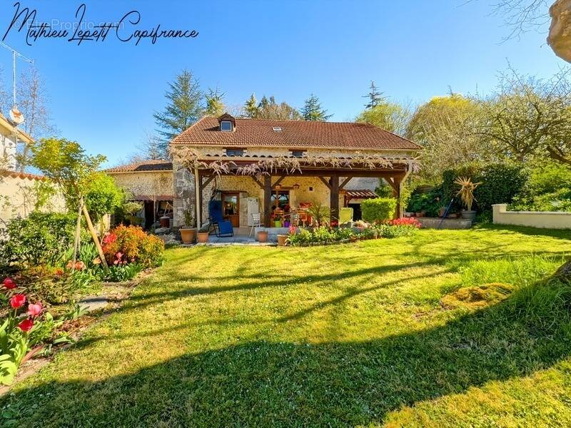 Maison à SAINT-PRIVAT-DES-PRES