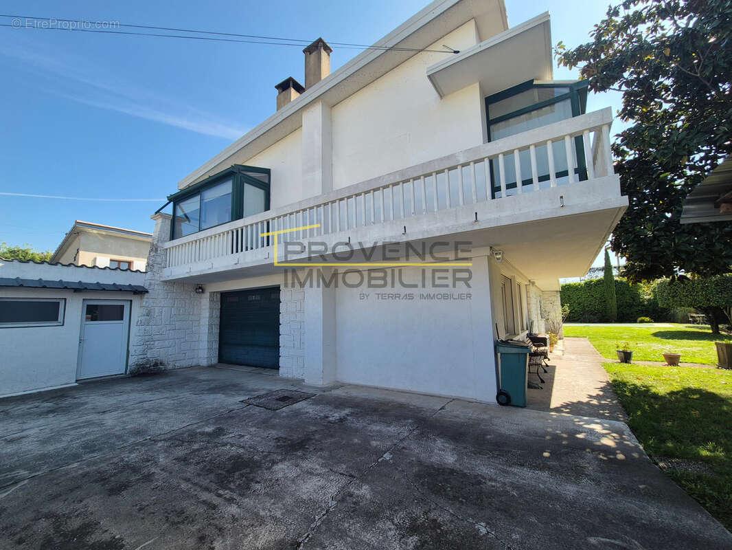 Maison à MONTELIMAR