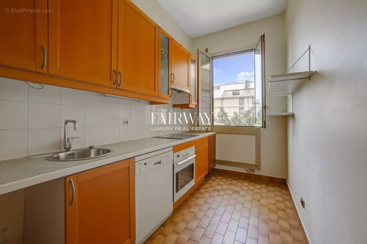 Appartement à PARIS-8E
