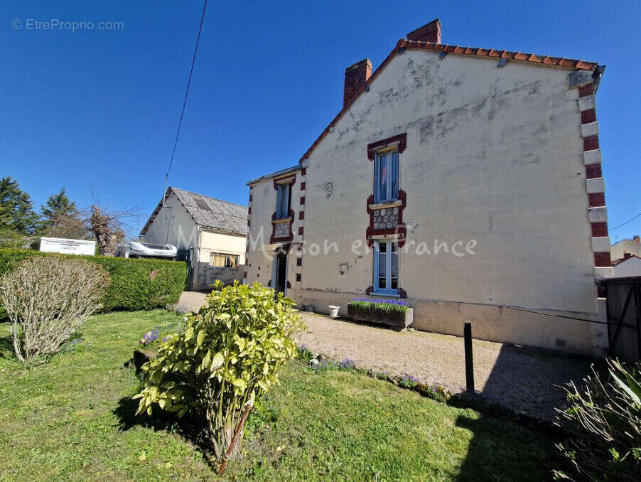 Maison à VARENNES-SUR-ALLIER