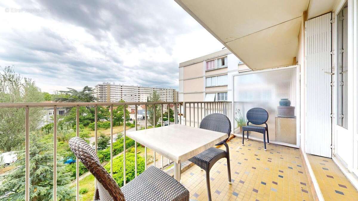Appartement à LYON-8E