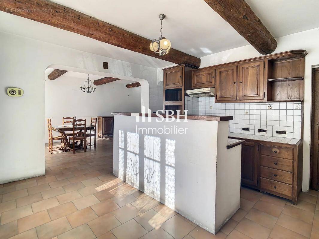 Appartement à FONTAINE-DE-VAUCLUSE