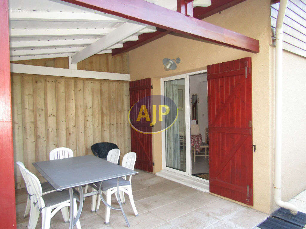 Maison à LACANAU