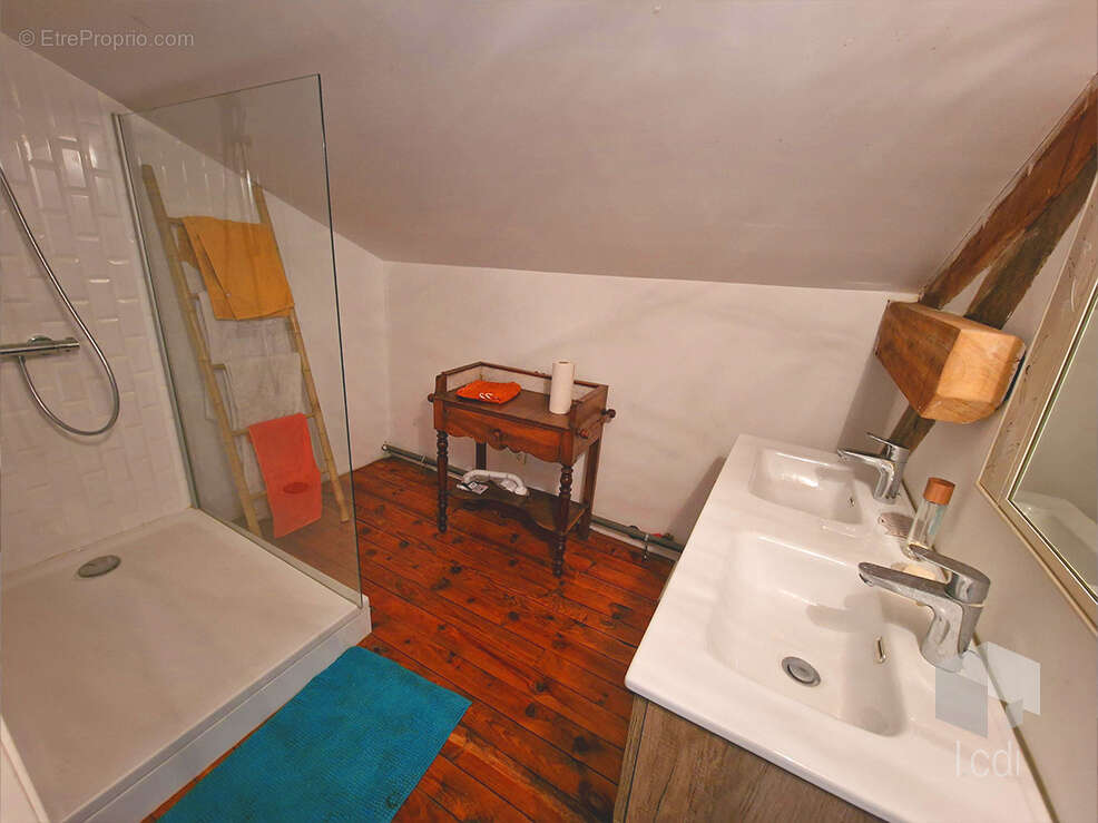 Maison à MONTELIMAR