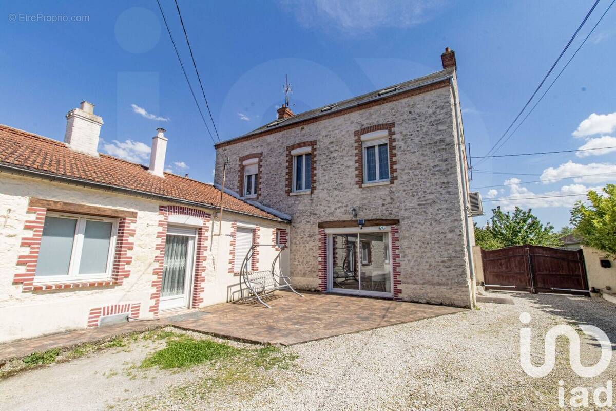 Photo 1 - Maison à CORBEILLES