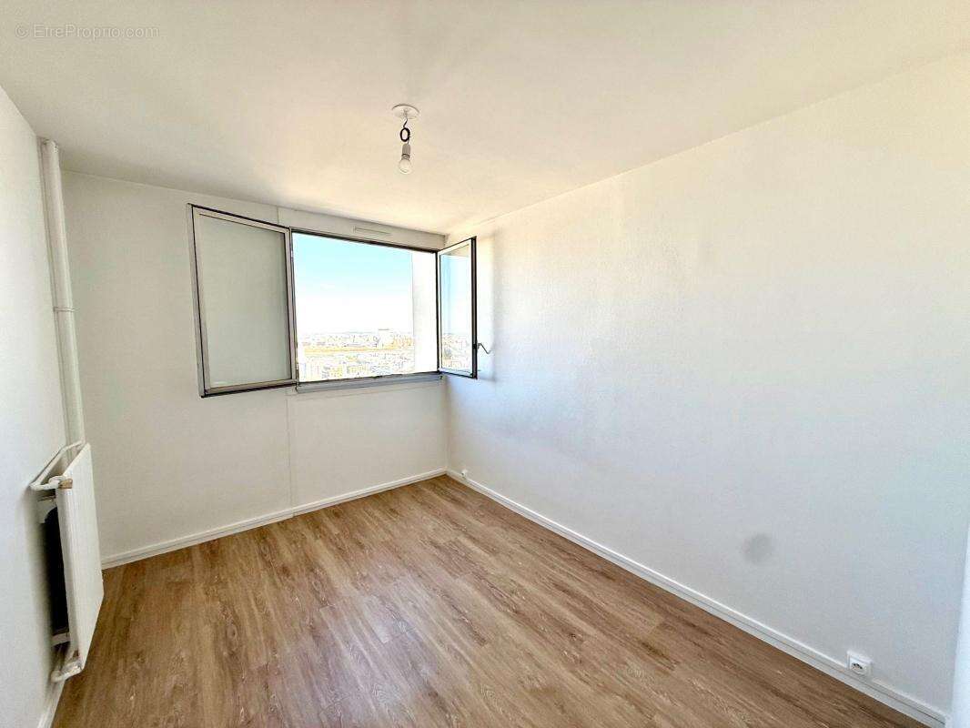 Appartement à PARIS-19E