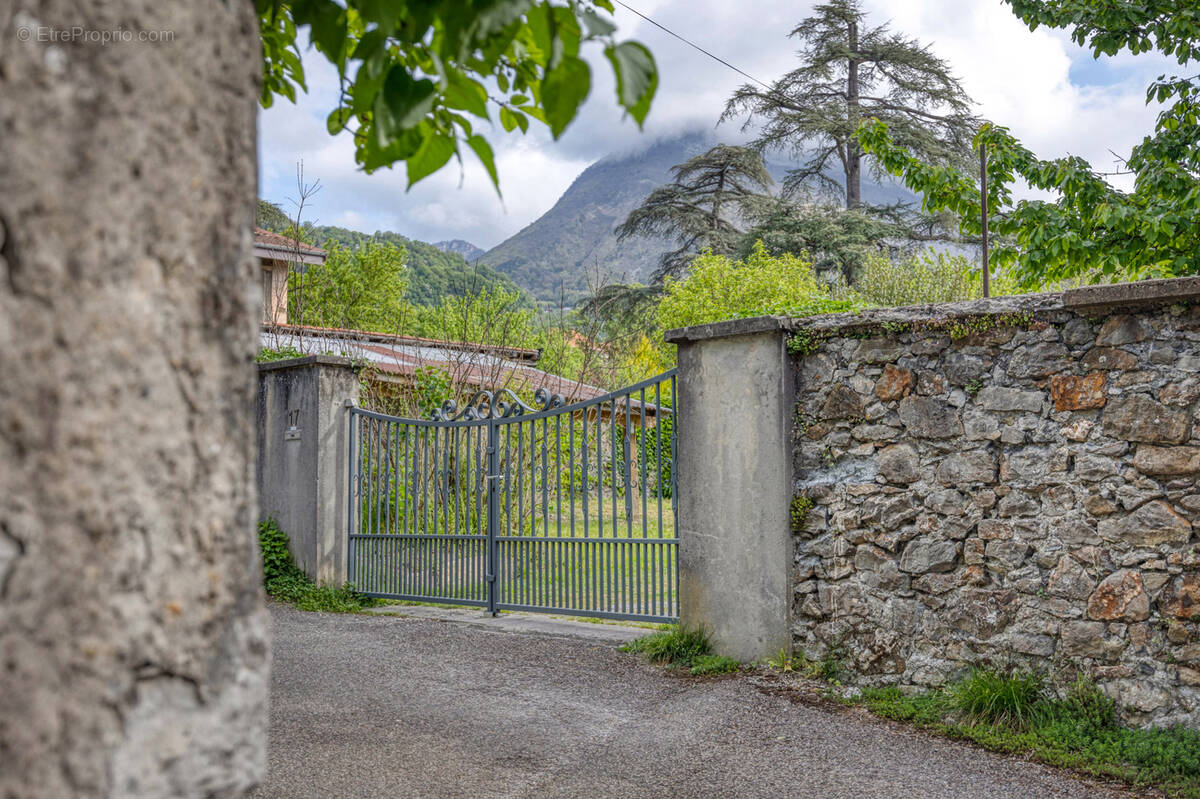 Maison à LA TRONCHE
