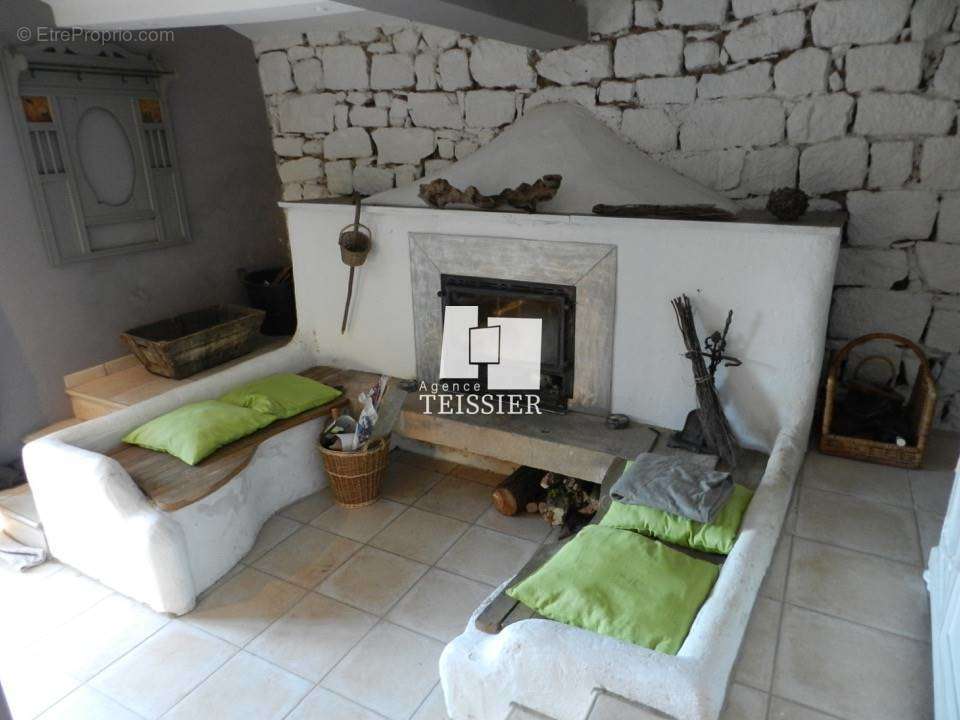 Maison à SAINT-PIERRE-SAINT-JEAN