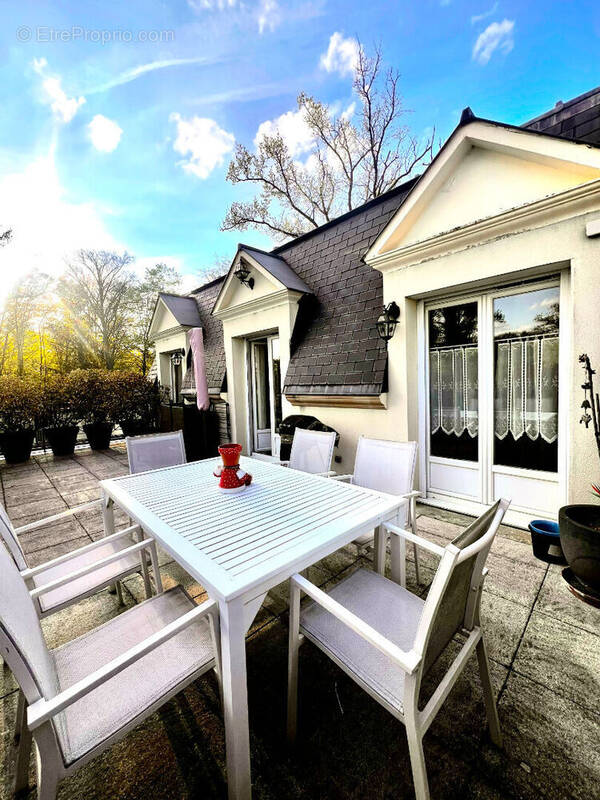 Appartement à LAMORLAYE
