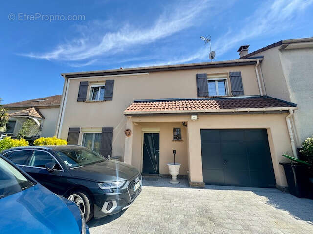 Maison à MORANGIS