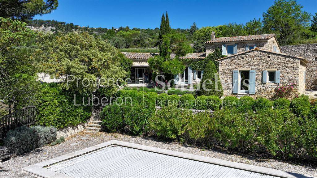 Maison à GORDES