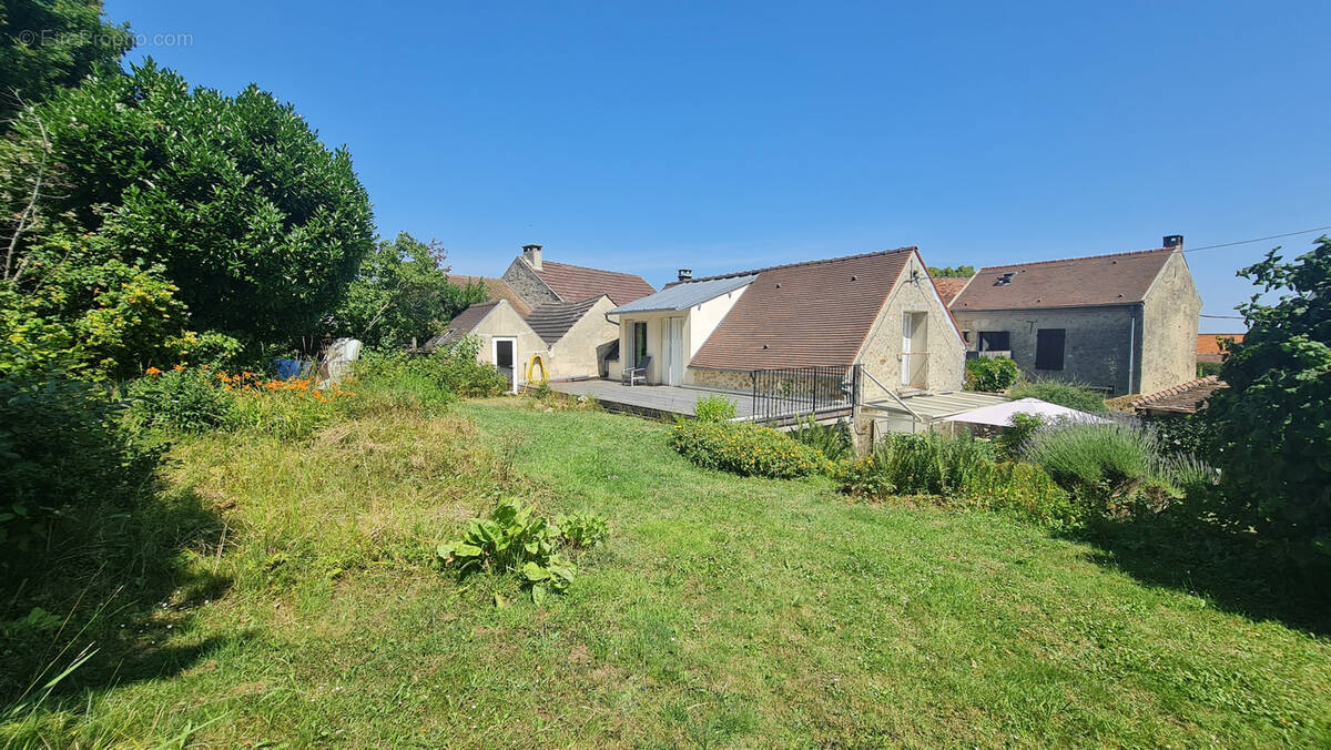 Maison à GOMETZ-LE-CHATEL