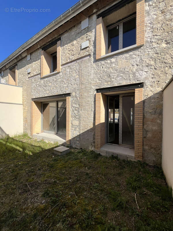 Maison à BEZANNES