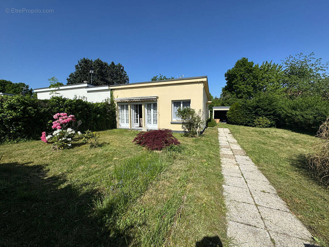Maison à MONTFORT-L&#039;AMAURY