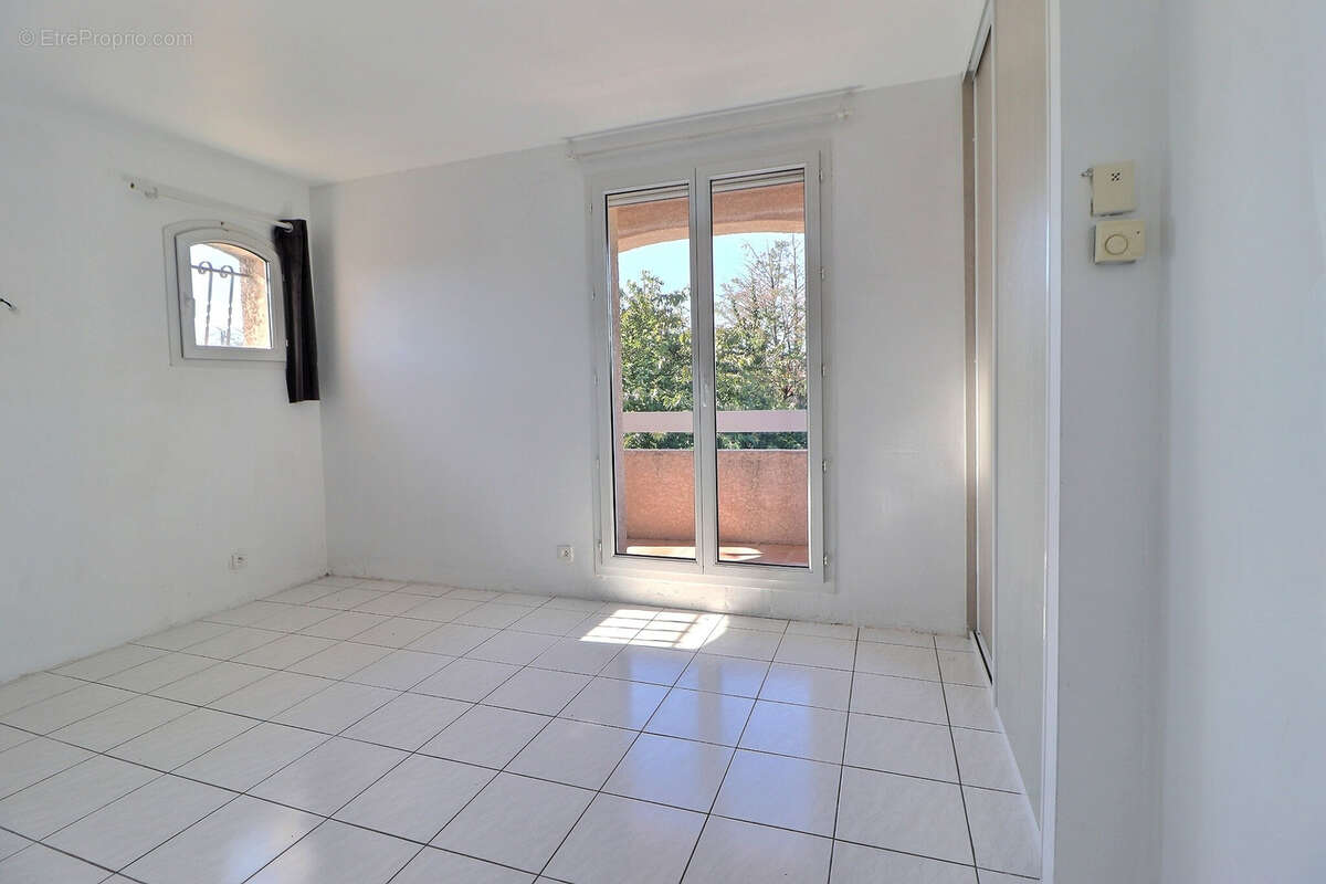 Maison à MAUGUIO