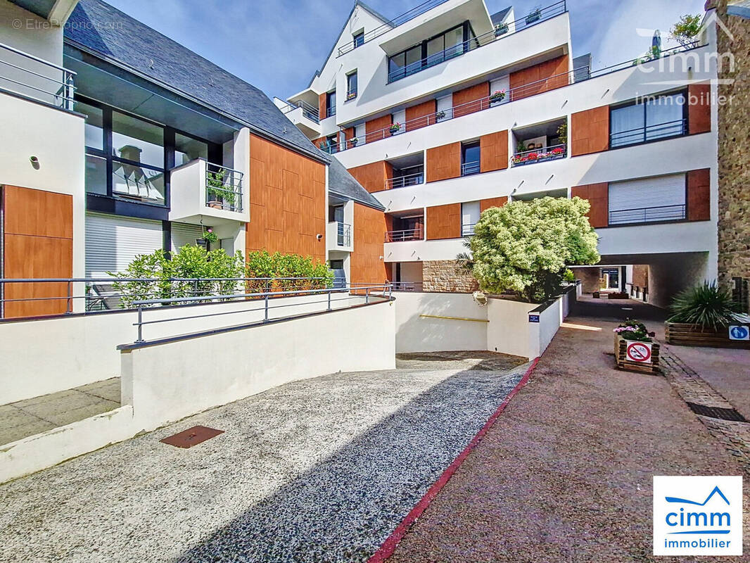 Résidence plein centre ville 2ème étage avec ascenseur - Appartement à PERROS-GUIREC