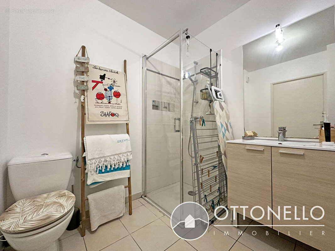 Appartement à ROQUEBRUNE-SUR-ARGENS