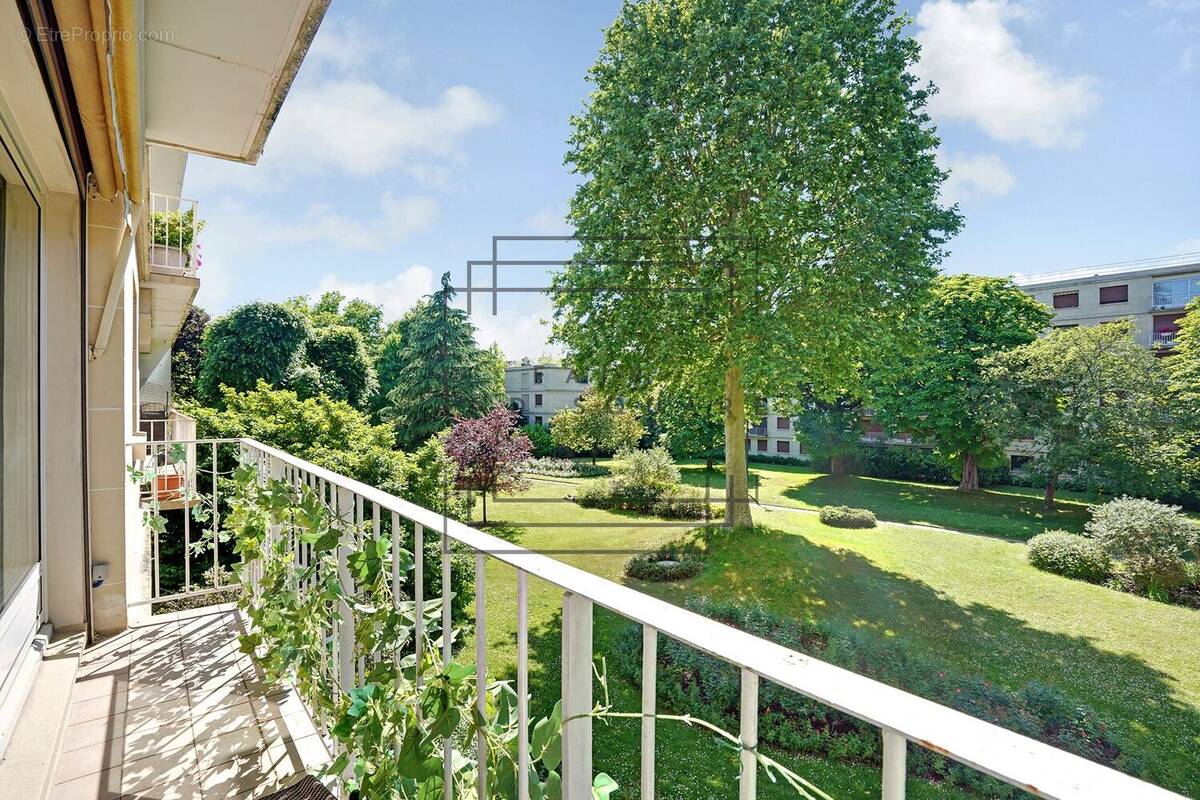 Appartement à NEUILLY-SUR-SEINE