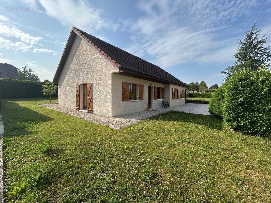 Maison à BELLEFOND