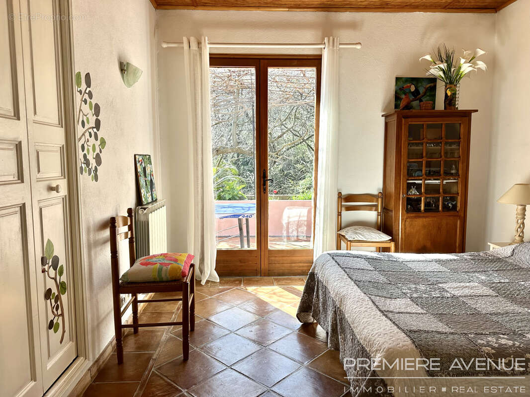 Maison à LA GARDE-FREINET