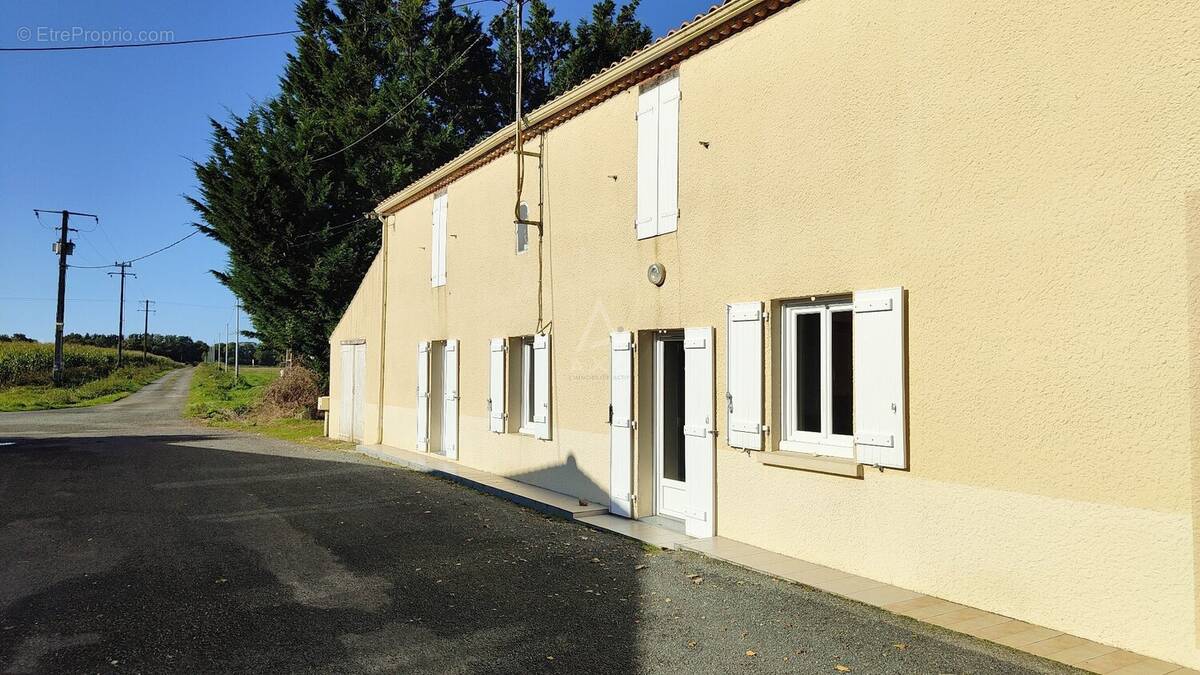 Maison à VENANSAULT