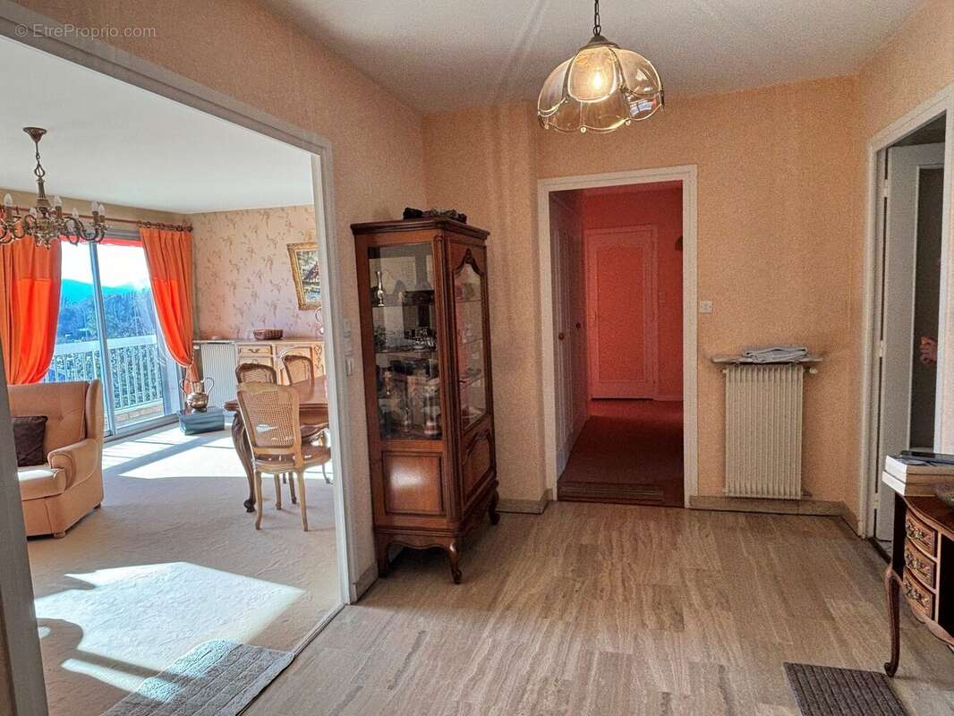 Appartement à MEYLAN