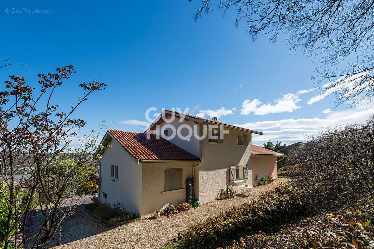 Maison à COUZON-AU-MONT-D&#039;OR